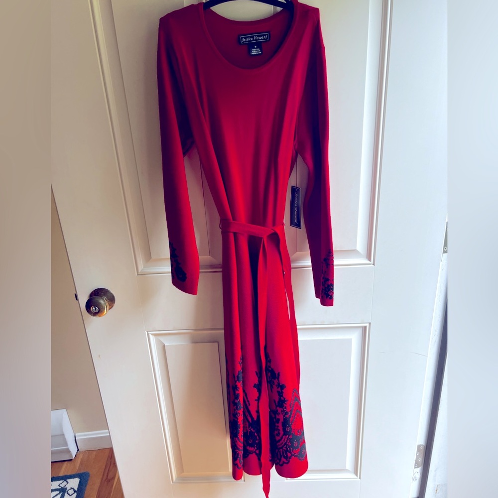 Jessica Howard Bright Red “Missy” Sweater dress tie waist & black floral detail